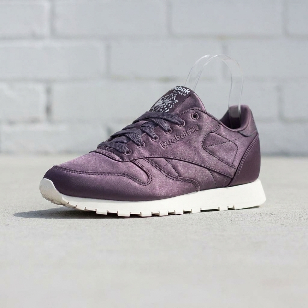 NEW REEBOK women's classic leather satin shoes in smoky volcano